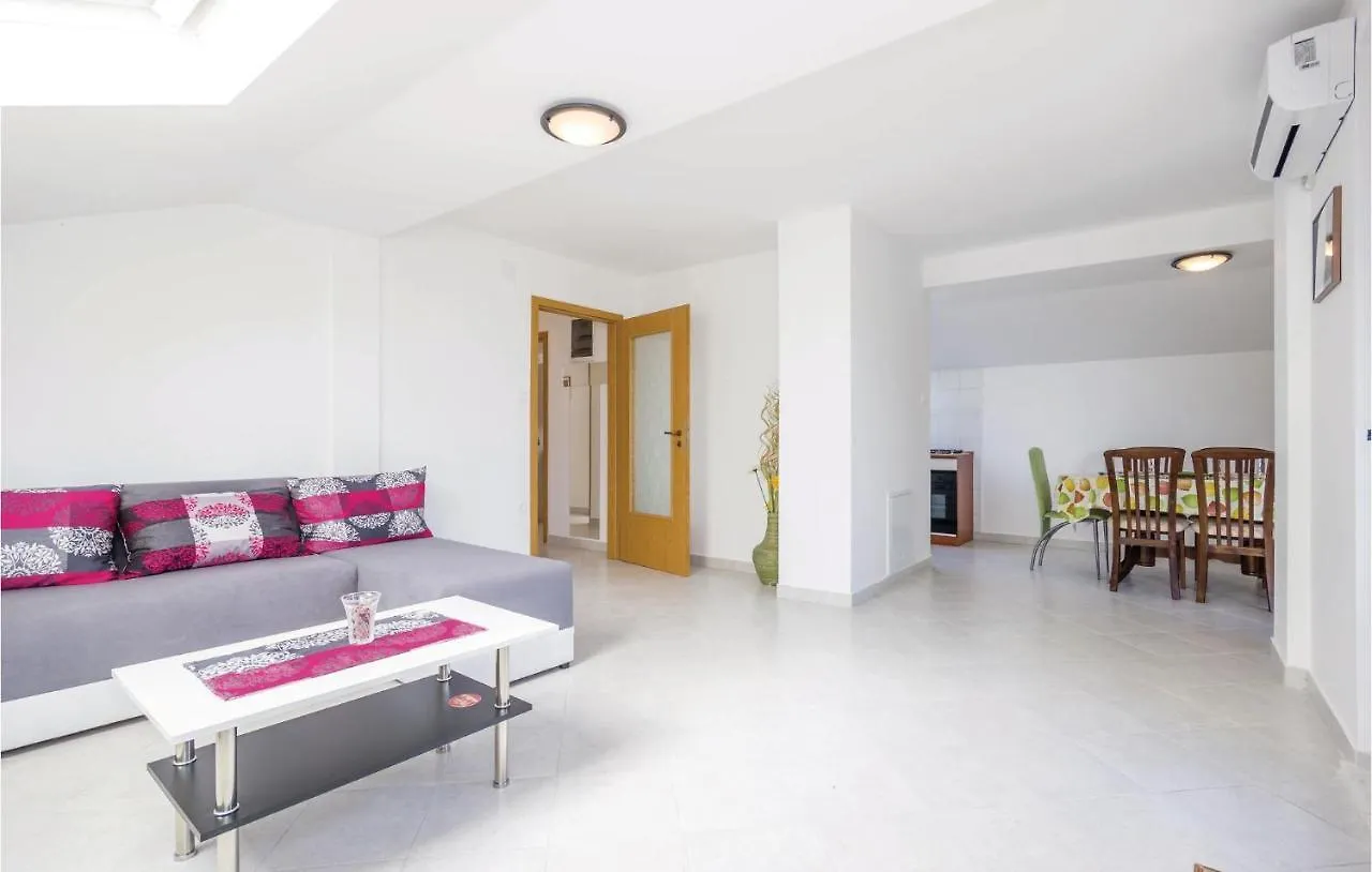 Amazing Apartment In Matulji With 3 Bedrooms And Wifi