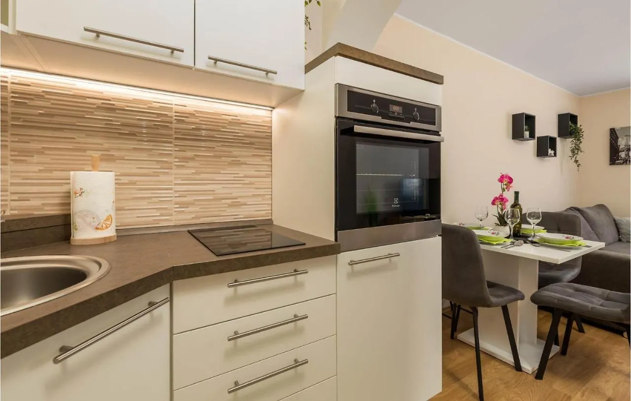 Amazing Apartment In Matulji With 3 Bedrooms And Wifi