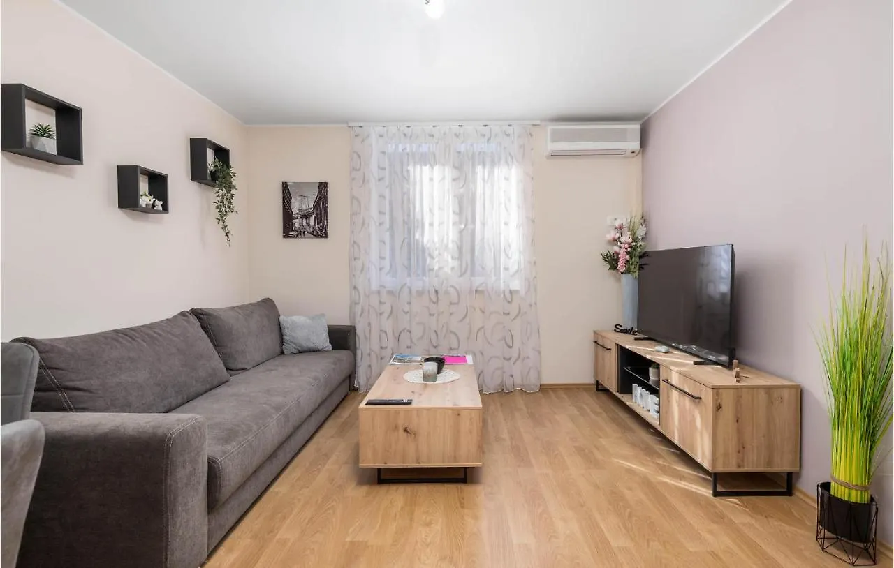 Amazing Apartment In Matulji With 3 Bedrooms And Wifi